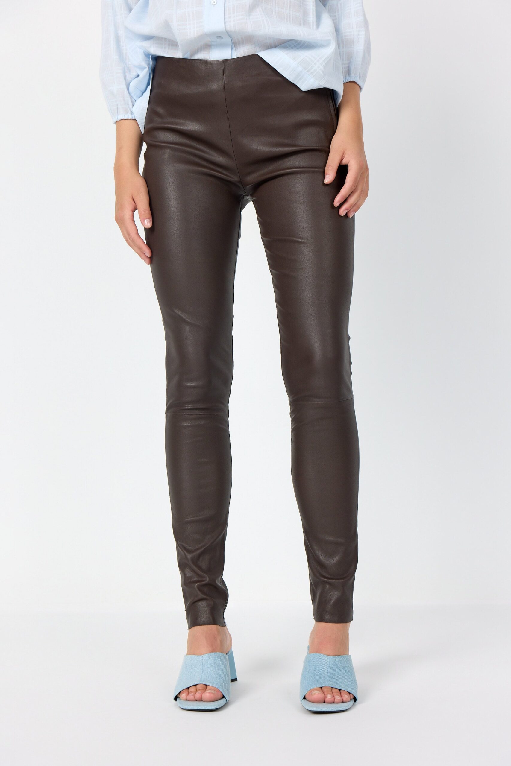 301058_F_2023_L814_M_02