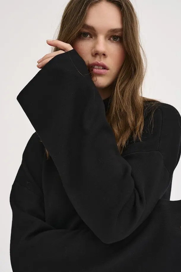 black-blossommw-genser (3)