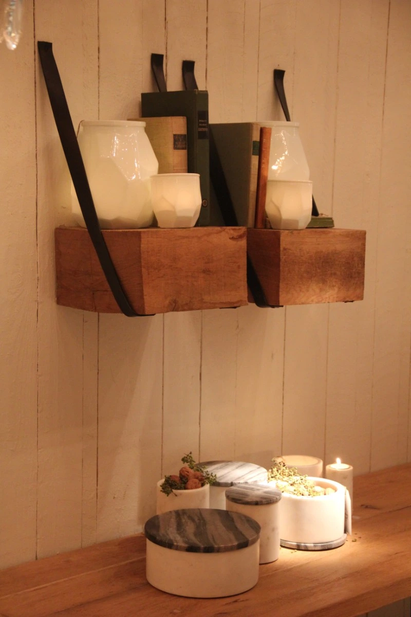 oak-shelf-with-belts-black-941059-en-max