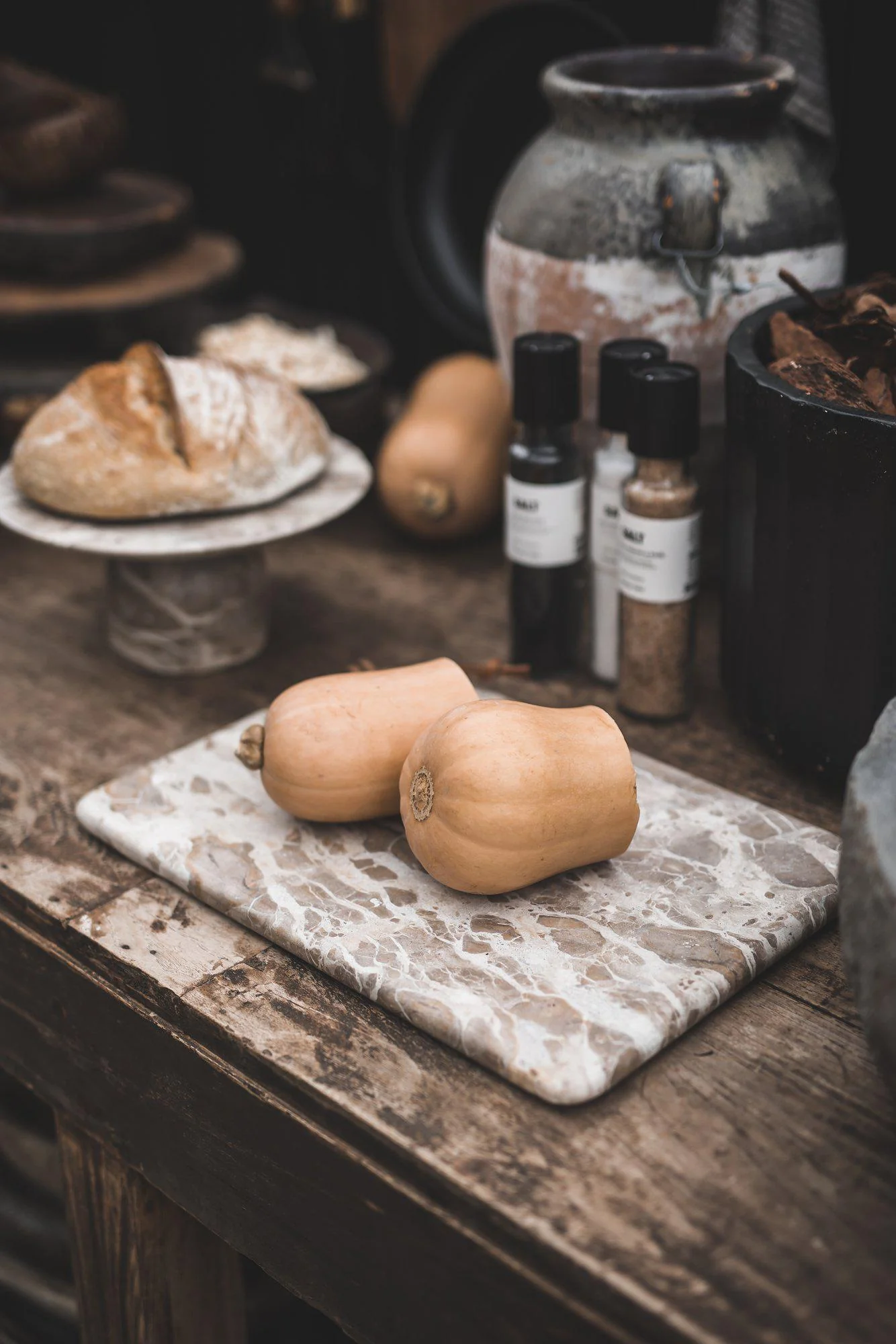 N892442-12_2_2048x2048