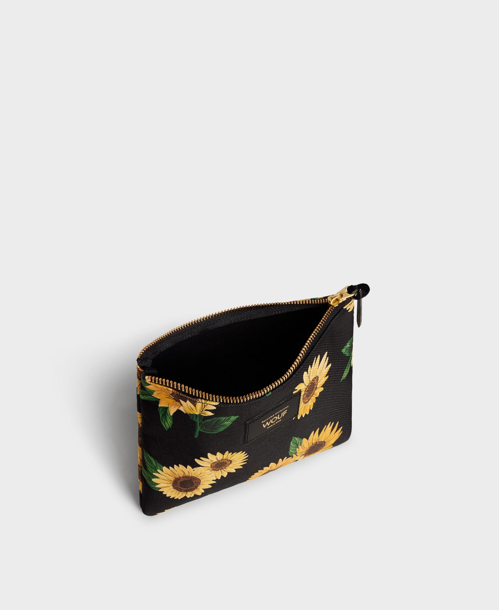 02_WOUF-ML240004-Pouch-Gigi-Interior_adl