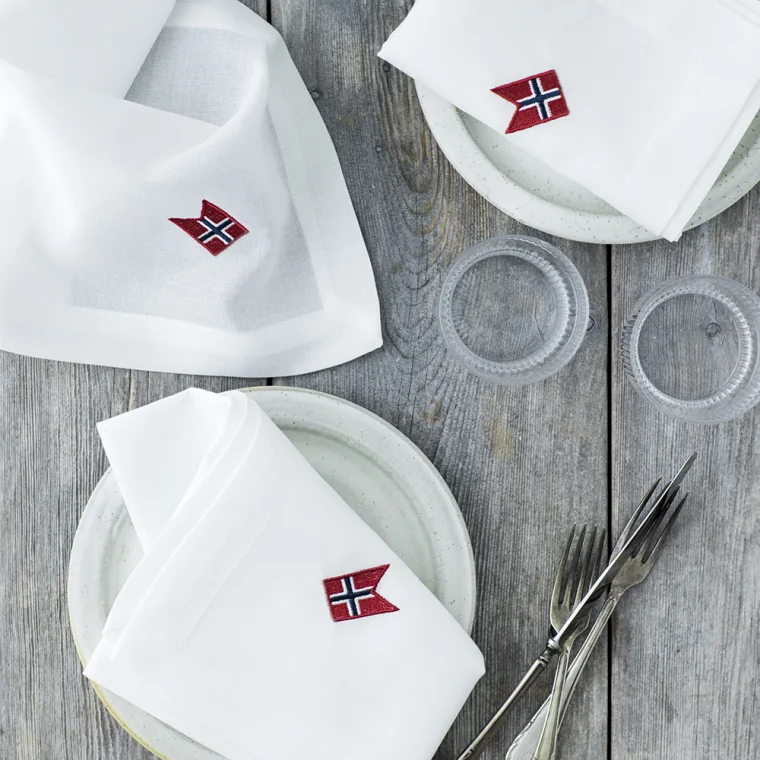 374422-Napkin-w-norwegian-flag_uden-string.w760.h760.fill
