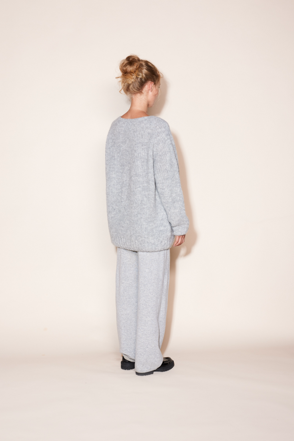 771_f5906226dd-lerke-lang_graa-bakfra-full-2x3