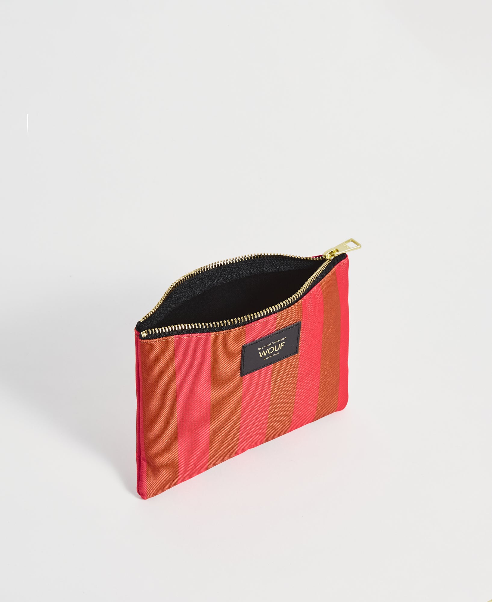 2-WOUF-ML240029-Pouch-Pat