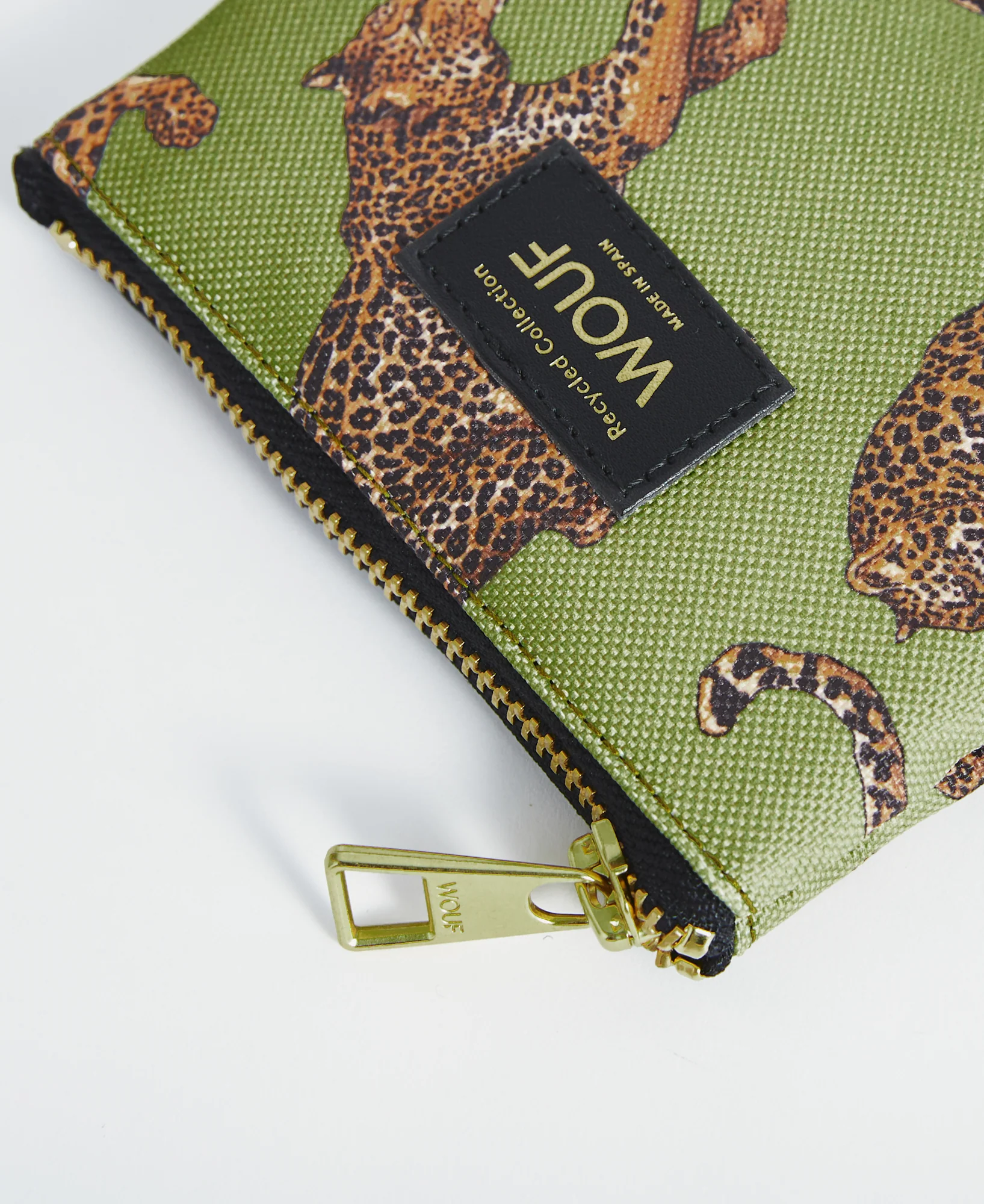 3-WOUF-MS240029-Small-Pouch-Olive-Leopard