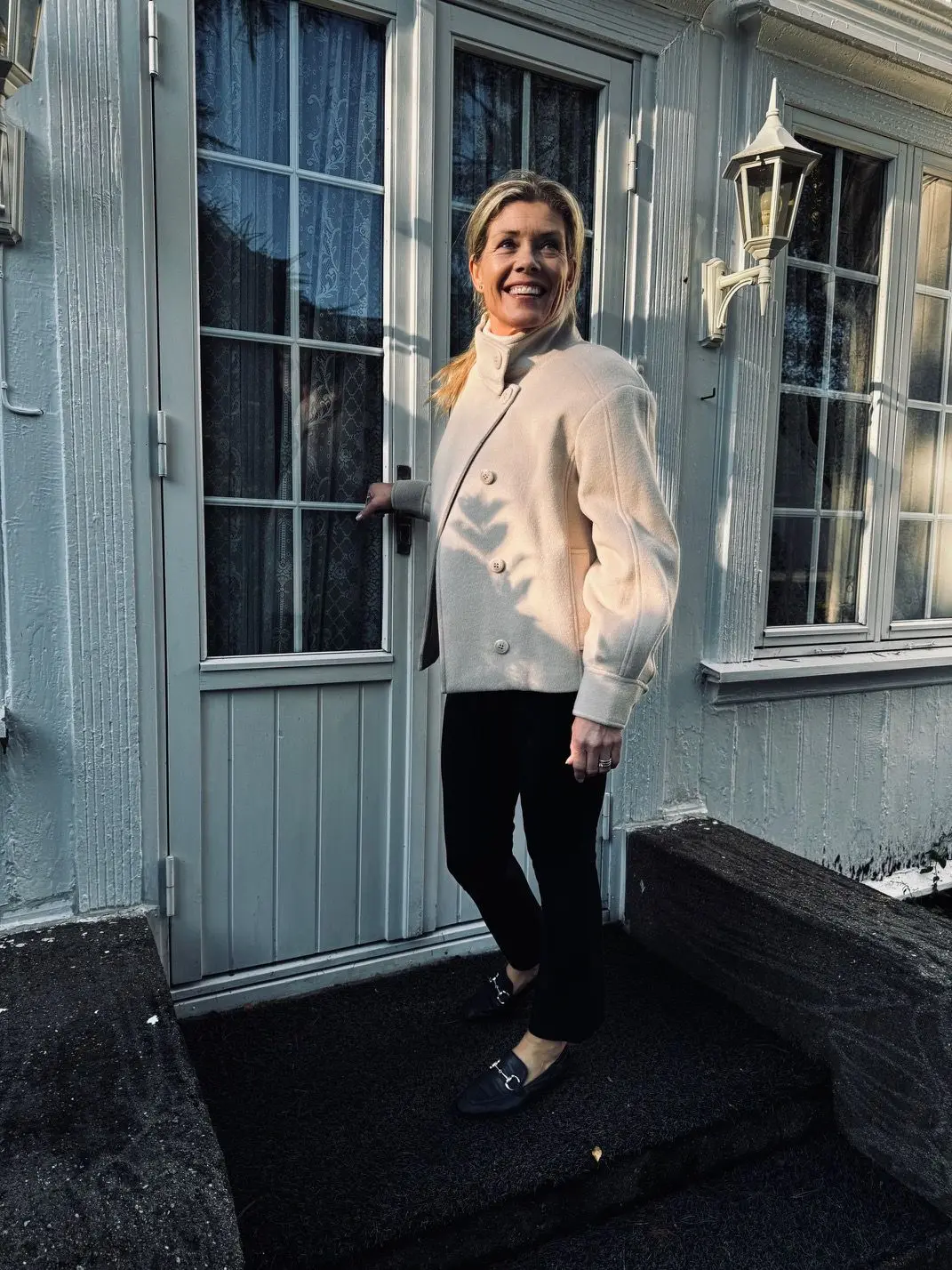 jpeg-optimizer_IMG_9633 lys jakke