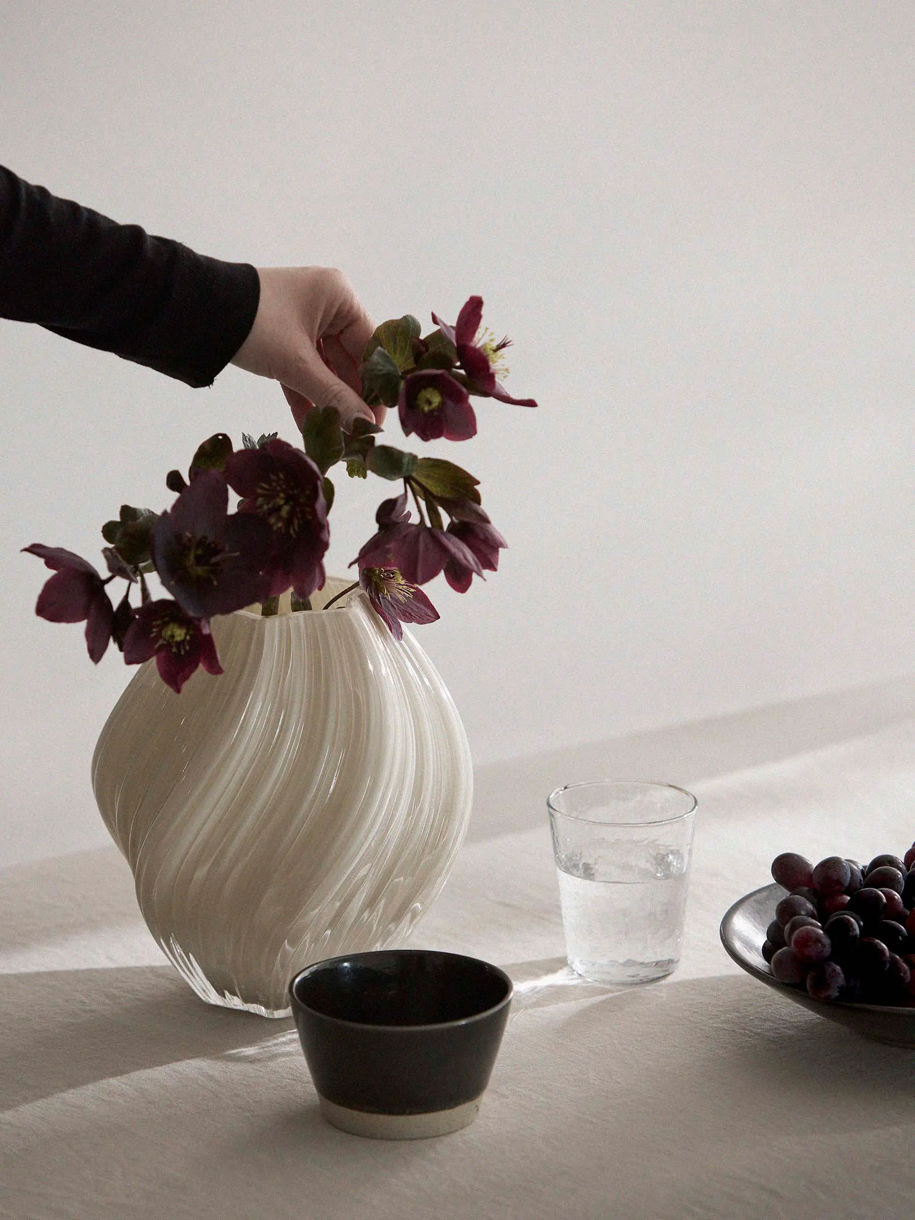 noma-vase-1-webb