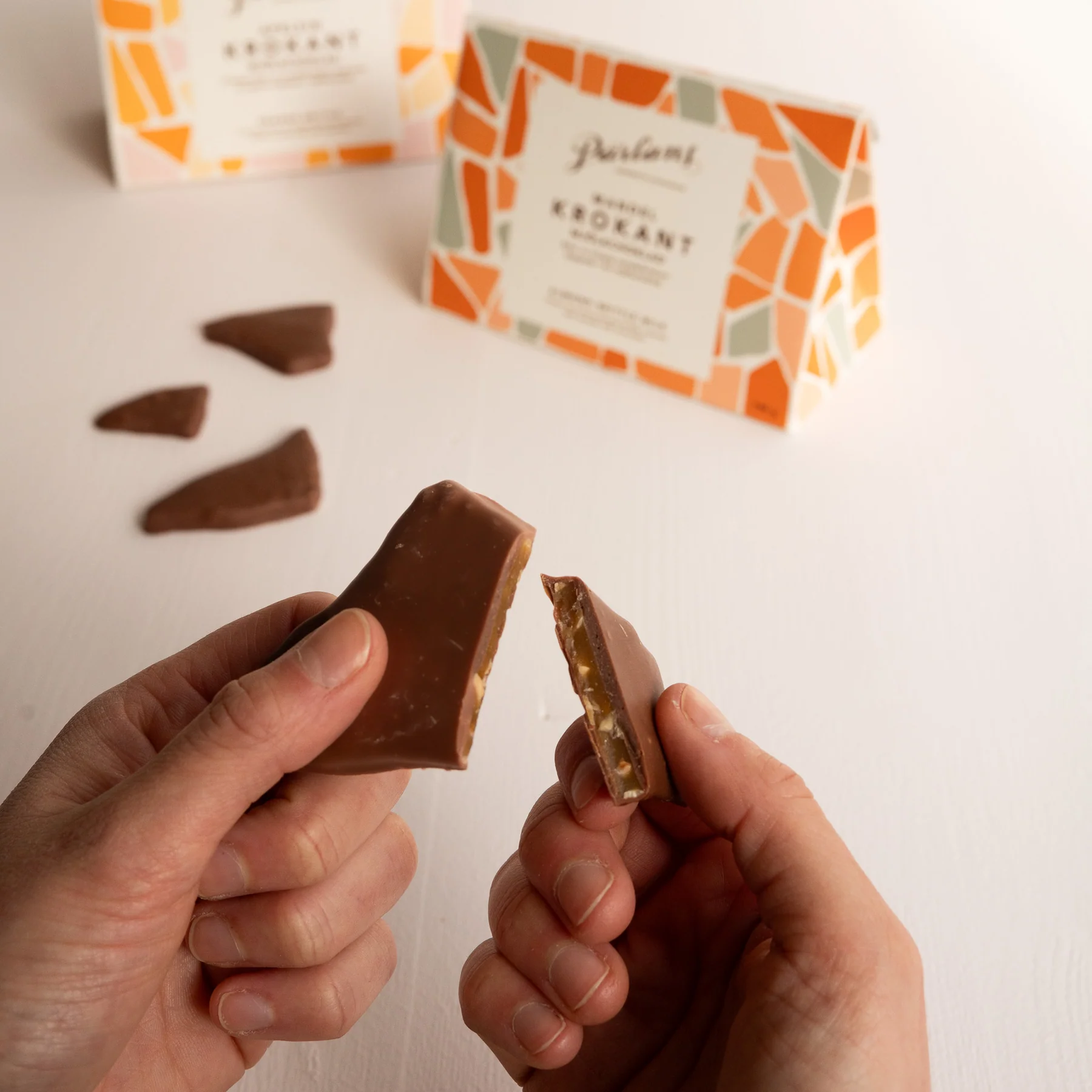 ParlansKonfektyrkrokantimjolkchokladbruten_1800x1800