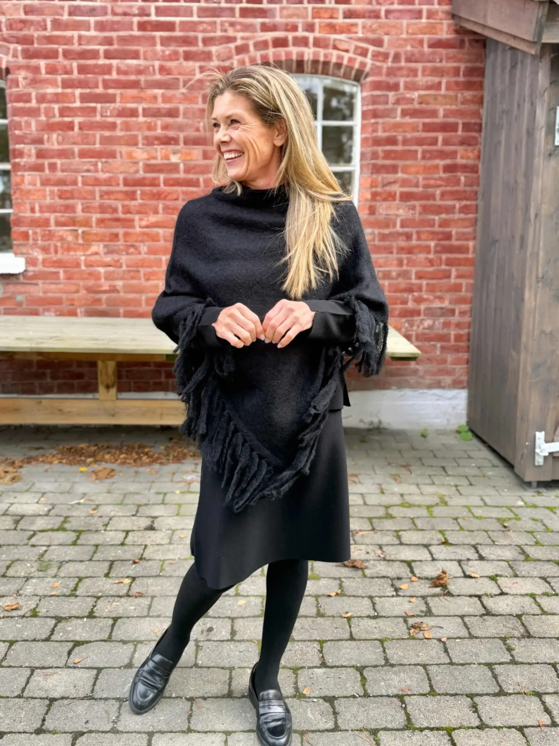 Caroline Poncho Black - Bilde 1