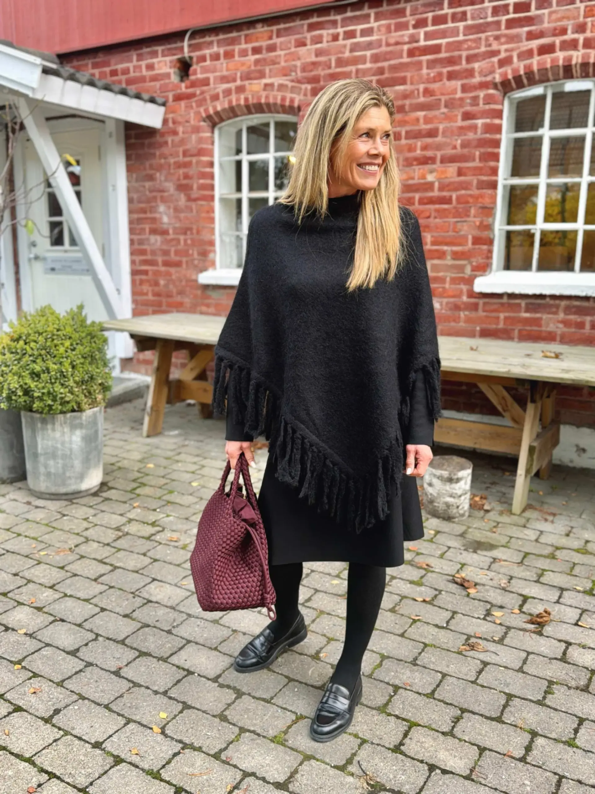 Caroline Poncho Black - Bilde 2